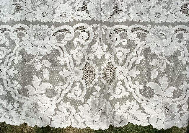Vintage French Alencon lace runner 44\u201d x 17\u201d