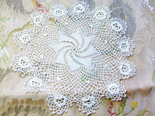 Antique Victorian Fine Irish Crochet Lace Doily Raised Roses Pine Wheel Center Just Beautiful Romantic Cottage Decor