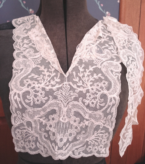 ANTIQUE FRENCH LACE COLLAR BIB DICKEY STYLE