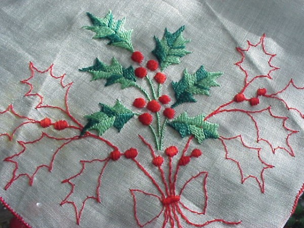 LOVELY  VINTAGE CHRISTMAS  HOLIDAY THEME HANDKERCHIEF