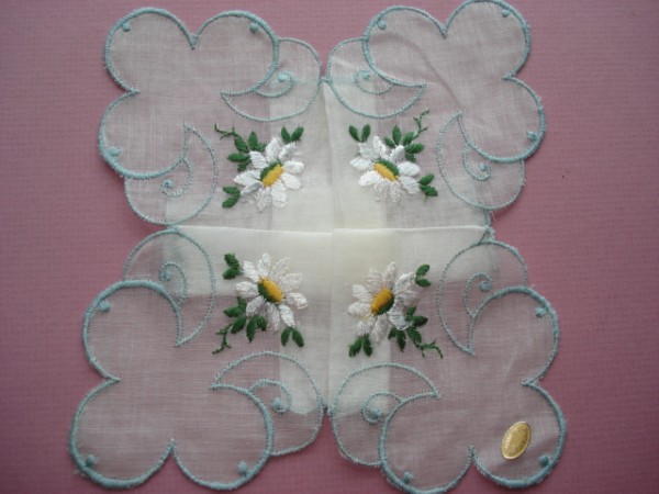 VINTAGE HANKY PERFECT FOR A BRIDE or ROMANTIC GIFT!