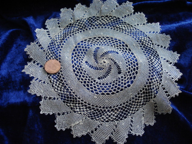 ULTRA FINE ANTIQUE  HAND MADE LACE DOILY FIT TO FRAME