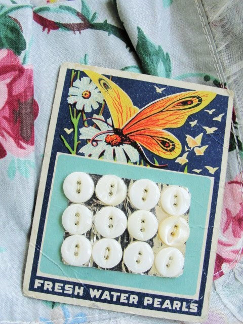 Antique Art Deco Mother of Pearl Buttons Lustrous Fresh Water Pearl Buttons Decorative Card Frame or Use In Doll Costumes Vintage Clothing