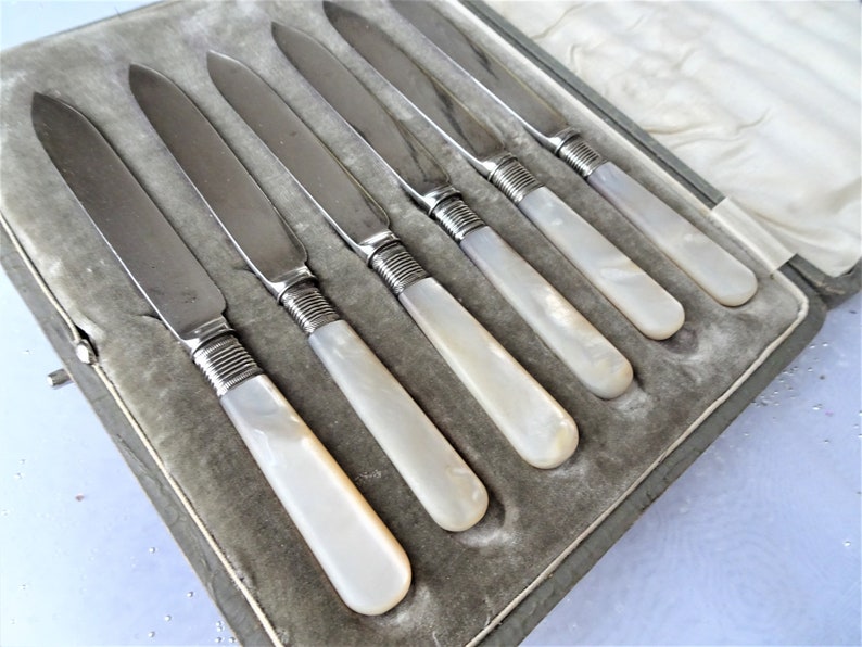 BEAUTIFUL Antique Mother of Pearl Knives,Cased Set of 6 Sterling Silver and Lustrous Pearl Handles, English Silver Flatware, Fine Dining