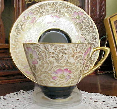 FABULOUS ART DECO  CHINTZ TEACUP and SAUCER  CHIC